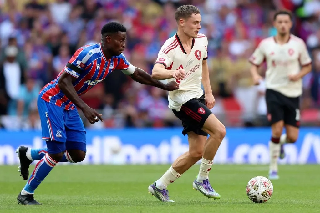 开云体育登录-英媒：输掉社区盾暴露利物浦多个问题，加强防线比买伊萨克更迫切