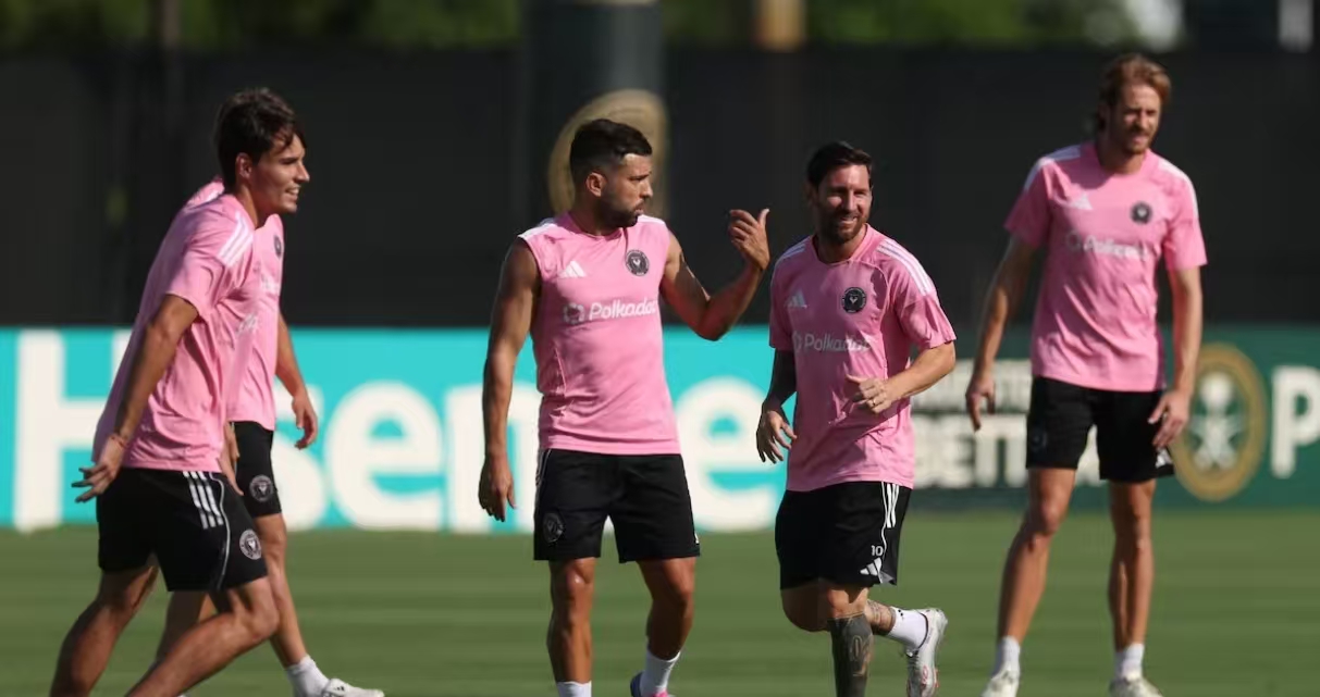 开云体育-马斯切拉诺：梅西非常开心，我认为他找到了一个能安心待着的地方