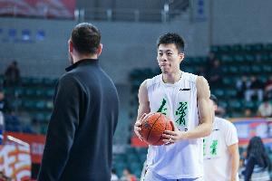 开云体育登录-媒体人:即便目前在伤势恢复中 张镇麟肯定还是有顶薪能力的球员