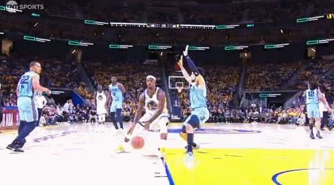 1744785003413019115.gif 开云体育官网-水平稀烂or极致控场?勇熊一战被离谱吹罚抢戏