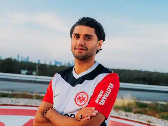 1725102688412029933.jpg 开云体育-德甲关窗日:莱比锡RB一进一出 多特放走阿莱