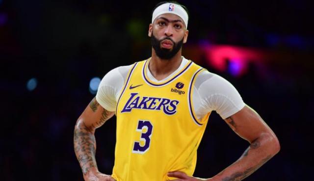 1716462740871076033.png 开云集团官网-本赛季唯一最佳阵+最佳防阵 戴维斯扛起湖人大旗