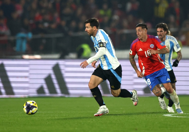 开云体育-梅西世预赛生涯35球位列历史第三,距榜首C罗仅一球之差