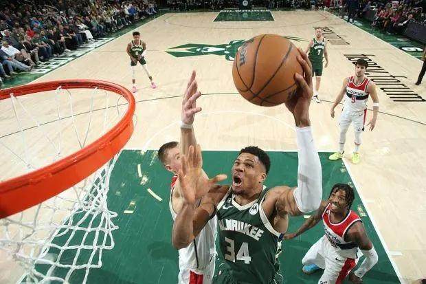 1672818670022073207.jpg 开云体育登录-NBA得分盛宴字母哥入席 轰生涯新高55分扛起球队